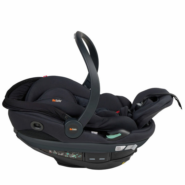 Cadeira auto MAXI-COSI Coral Slide Pro i-Size ultraleve com apenas 2,5 kg, posição totalmente reclinada, três níveis de reclinação, capota extragrande, tecidos ECO Care e compatível com a Base FamilyFix Slide Pro para bebés dos 0 aos 13 kg. Black Soft Breeze