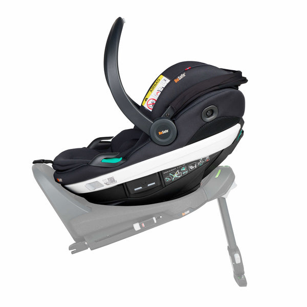 Cadeira auto BeSafe Go Beyond i-Size com tecnologia Active Lay Flat, proteção lateral SIP+, Dynamic Force Absorber™, tecido Mesh respirável, compatível com Base Beyond ISOFIX e utilização desde os 40 aos 87 cm em contra marcha. Black Soft Breeze