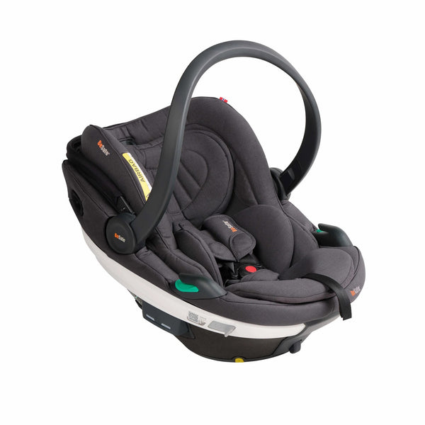 Cadeira auto BeSafe Go Beyond i-Size com tecnologia Active Lay Flat, proteção lateral SIP+, Dynamic Force Absorber™, tecido Mesh respirável, compatível com Base Beyond ISOFIX e utilização desde os 40 aos 87 cm em contra marcha. Dark Grey Melange