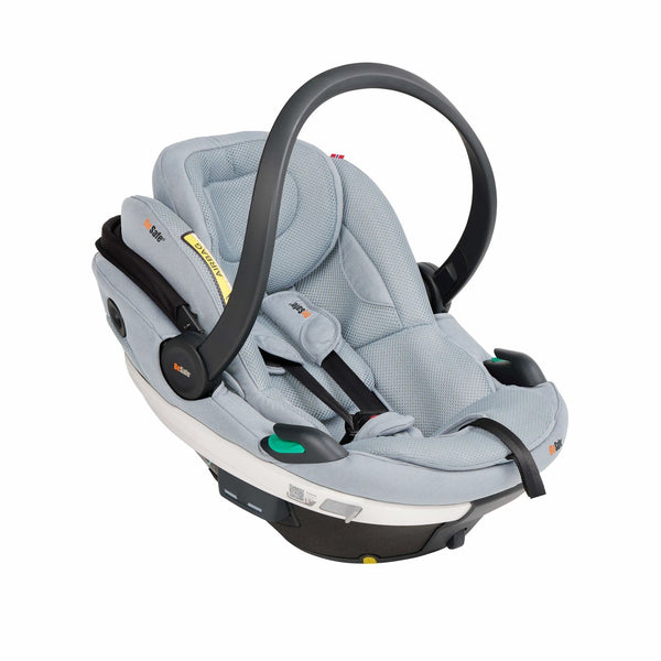 Cadeira auto BeSafe Go Beyond i-Size com tecnologia Active Lay Flat, proteção lateral SIP+, Dynamic Force Absorber™, tecido Mesh respirável, compatível com Base Beyond ISOFIX e utilização desde os 40 aos 87 cm em contra marcha. Peak Mesh