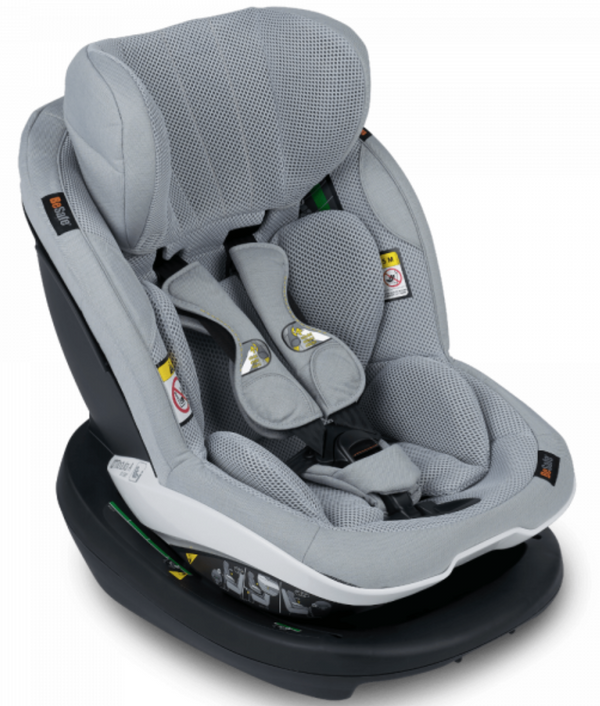 Cadeira auto BeSafe iZi Modular A RF X1 i-Size com Active Retract Harness™, Dynamic Force Absorber™, proteção lateral SIP+, aprovação no Teste Plus e utilização exclusivamente em contra marcha para crianças dos 61 aos 105 cm. Peak Mesh