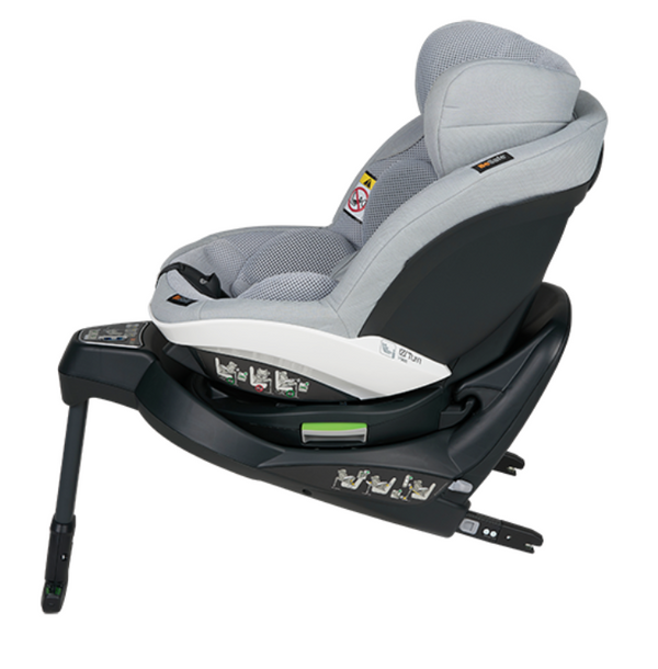 Cadeira auto BeSafe iZi Turn i-Size com rotação de 360°, base ISOFIX integrada, sistema Two-Fit Cushion™ e utilização dos 61 aos 105 cm, permitindo viajar em contra ou a favor da marcha. Peak Mesh