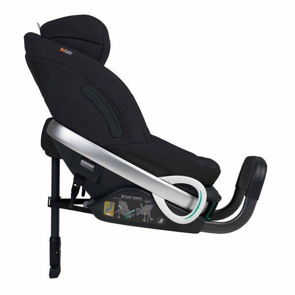 Cadeira auto BeSafe Stretch contra a marcha até 125 cm e 36 kg, aprovada no Plus Test, com proteção lateral SIP+ e instalação sem ISOFIX. Fresh Black Cab