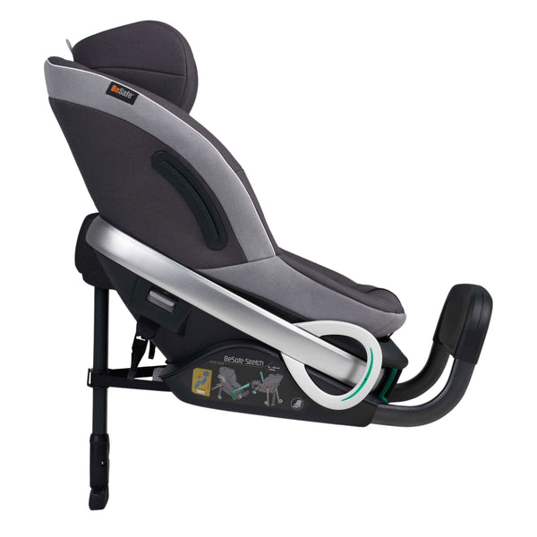 Cadeira auto BeSafe Stretch contra a marcha até 125 cm e 36 kg, aprovada no Plus Test, com proteção lateral SIP+ e instalação sem ISOFIX. Metallic Mélange