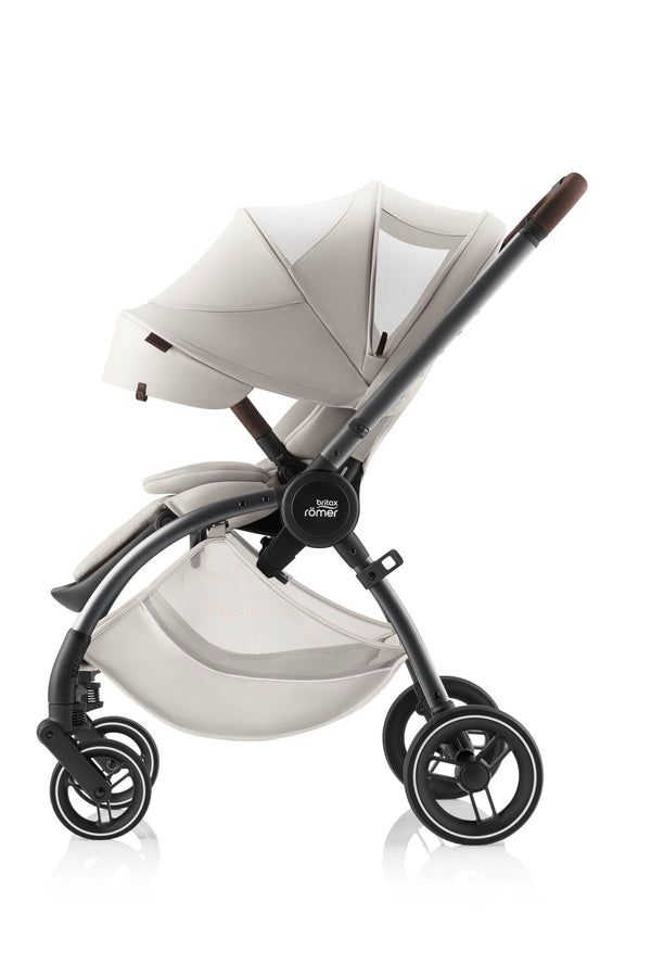 BRITAX RÖMER RIO LUX TRIO com carrinho leve e compacto Rio Lux, alcofa Rio com colchão ergonómico e cadeira auto Baby-Safe Pro com tecnologia Ergo Recline. Sistema de viagem completo desde o nascimento até aos 22 kg. Soft Taupe