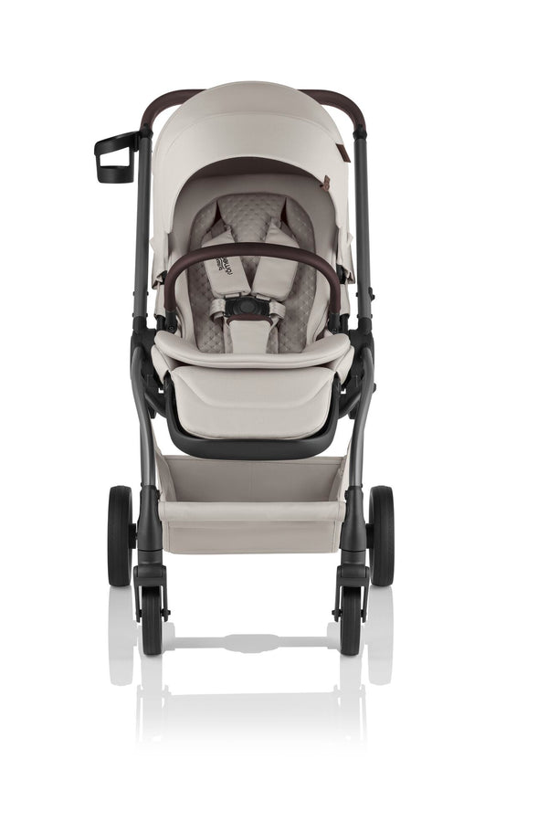 BRITAX RÖMER RIO LUX + OVO com carrinho leve e compacto Rio Lux, cadeira auto Baby-Safe Pro com tecnologia Ergo Recline e adaptadores incluídos. Sistema de viagem confortável e seguro desde o nascimento até aos 22 kg. Soft Taupe