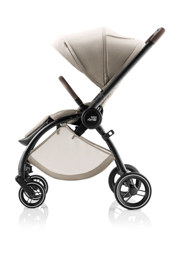 BRITAX RÖMER RIO STYLE DUO + BASE com carrinho leve e compacto Rio Style, cadeira auto Baby-Safe Pro com tecnologia Ergo Recline, base ISOFIX Vario 5Z com rotação de 180° e adaptadores incluídos. Sistema de viagem completo desde o nascimento. Teak