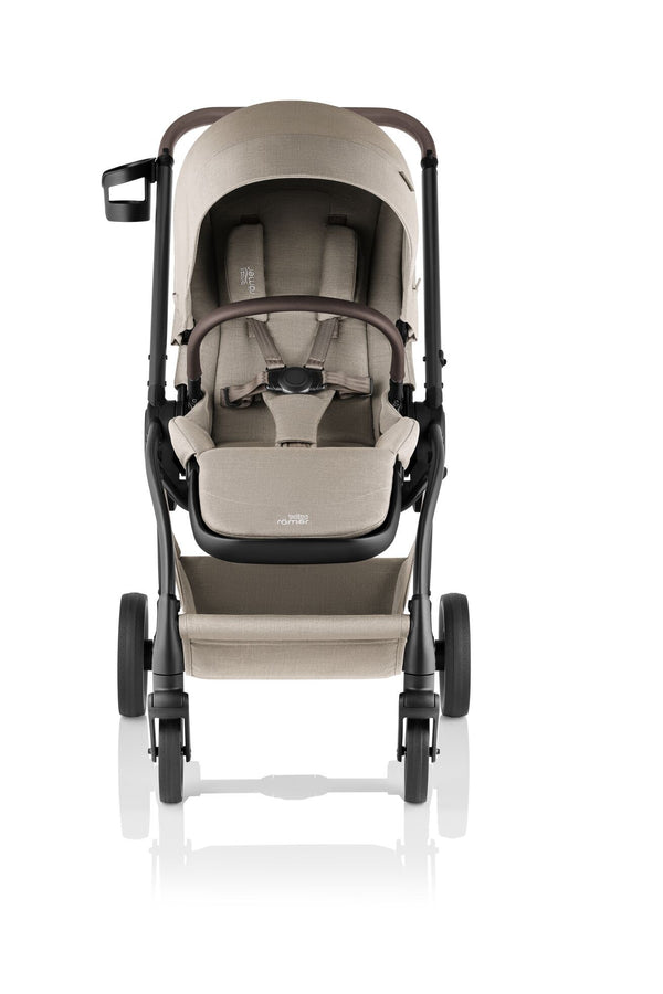 BRITAX RÖMER RIO STYLE TRIO + BASE com carrinho Rio Style, alcofa Rio, cadeira auto Baby-Safe Pro com tecnologia Ergo Recline e base ISOFIX Vario 5Z com rotação de 180°. Sistema de viagem completo desde o nascimento até aos 22 kg. Teak