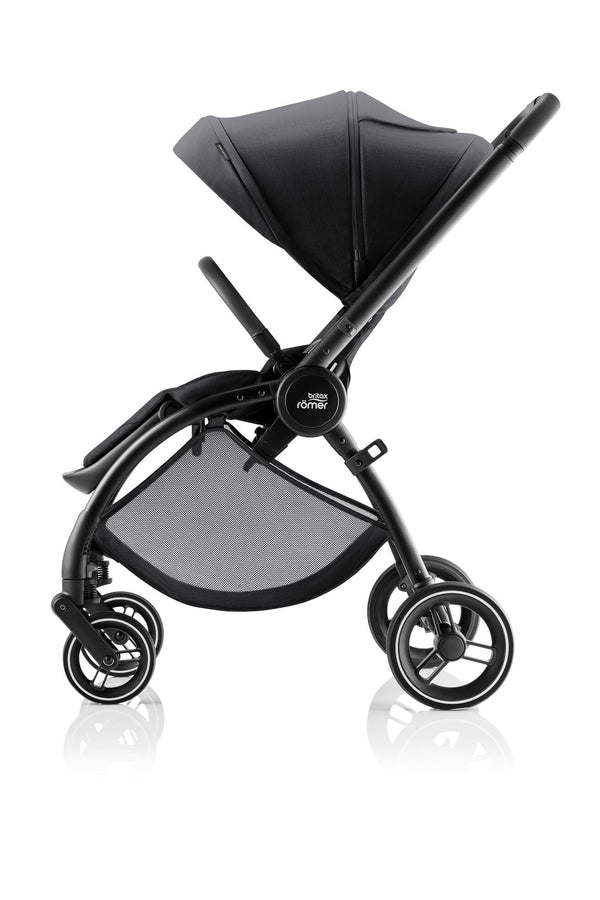 BRITAX RÖMER RIO STYLE TRIO + BASE com carrinho Rio Style, alcofa Rio, cadeira auto Baby-Safe Pro com tecnologia Ergo Recline e base ISOFIX Vario 5Z com rotação de 180°. Sistema de viagem completo desde o nascimento até aos 22 kg. Carbon Black