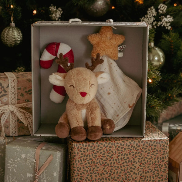 Caixa Presente de Natal Christmas para bebé com três acessórios macios: doudou em forma de estrela, roca bengala doce e peluche de rena.