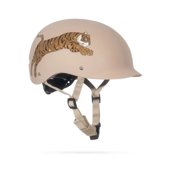 Capacete infantil XS Konges Sløjd para perímetro de cabeça de 47 a 51 cm, com viseira, ventilação e sistema de ajuste regulável.
Tiger.