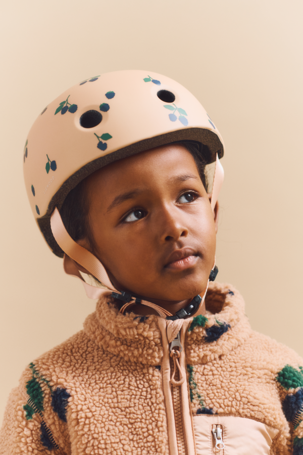 Capacete infantil S Liewood para perímetro de cabeça de 48 a 52 cm, em policarbonato durável, com interior macio e ajuste regulável.
Berry Pale Tuscany
