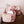 Cesto Grande Essentials em algodão orgânico Pure Pink Blush com laterais reforçadas e aba dobrável para organizar os essenciais do bebé.
