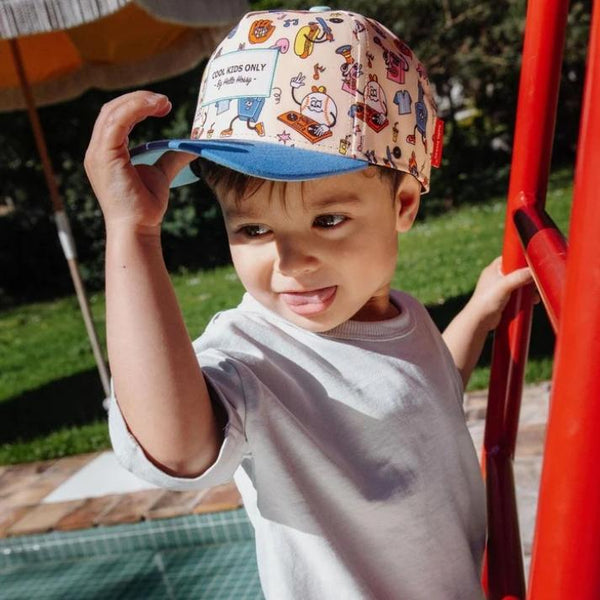 Chapeu Bone Hello Hossy padrão Baseball Party cor azul e branco