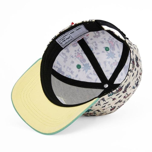 Chapeu Bone Hello Hossy padrão jungly verde claro e beje