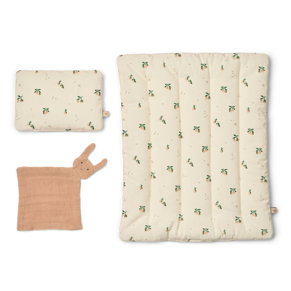 Conjunto de cama Joan para bonecas e peluches com edredão e almofada em 100% algodão orgânico, ideal para brincadeiras de faz de conta.