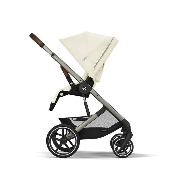 CYBEX BALIOS S LUX TAUPE, carrinho de bebé premium com suspensão avançada, rodas antifuros, reclinação totalmente horizontal, arnês One-Pull e compatibilidade com cadeiras auto CYBEX, Maxi-Cosi e BeSafe desde o nascimento até aos 22 kg. Seashell Beige