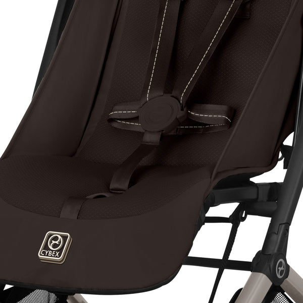 CARRINHO COMPACTO CYBEX ORFEO, carrinho ultraleve de 6,3 kg, compatível com bagagem de mão, reclinação totalmente horizontal, arnês One-Pull, capota XL UPF 50+, Travel System e compatibilidade com cadeiras auto CYBEX, Maxi-Cosi e BeSafe desde o nascimento até aos 22 kg. Chocolate Brown