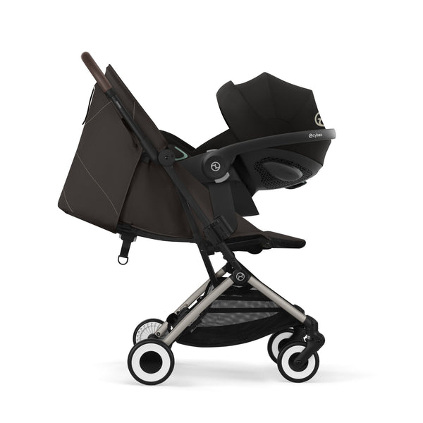 CARRINHO COMPACTO CYBEX ORFEO, carrinho ultraleve de 6,3 kg, compatível com bagagem de mão, reclinação totalmente horizontal, arnês One-Pull, capota XL UPF 50+, Travel System e compatibilidade com cadeiras auto CYBEX, Maxi-Cosi e BeSafe desde o nascimento até aos 22 kg. Chocolate Brown