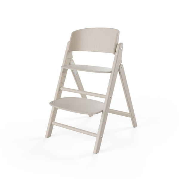 Cadeira CYBEX Click & Fold em madeira de faia sustentável, dobrável e compacta, com assento e apoio para os pés ajustáveis e posição ergonómica. All Natural
