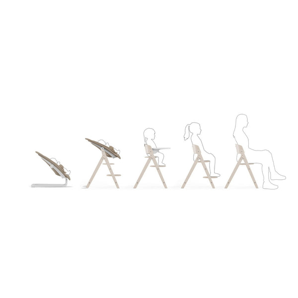 Cadeira CYBEX Click & Fold em madeira de faia sustentável, dobrável e compacta, com assento e apoio para os pés ajustáveis e posição ergonómica. All Natural Dark