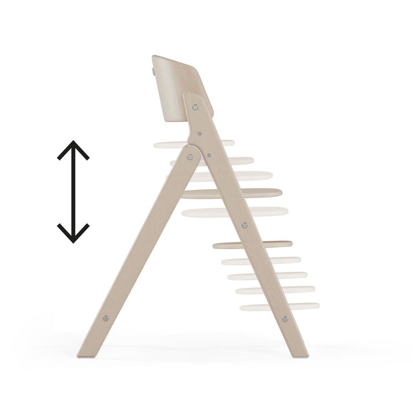 Cadeira CYBEX Click & Fold em madeira de faia sustentável, dobrável e compacta, com assento e apoio para os pés ajustáveis e posição ergonómica. All Natural