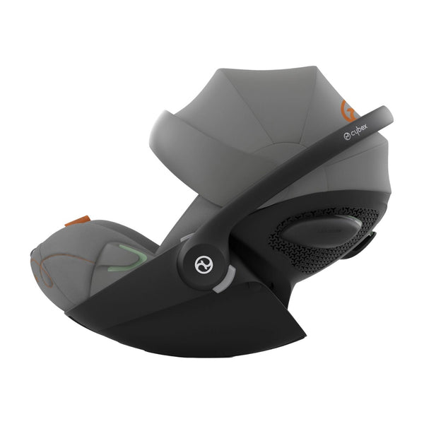 CYBEX Cloud G + Base G com cadeira auto i-Size, posição totalmente horizontal, rotação de 180°, Base G ISOFIX e proteção linear contra impactos laterais para bebés dos 40 aos 87 cm.