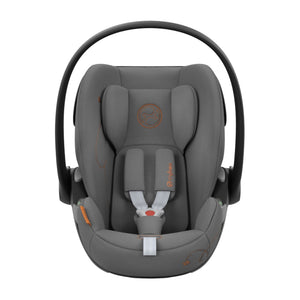Cadeira auto CYBEX Cloud G i-Size com posição totalmente horizontal, sistema de proteção linear contra impactos laterais, ventilação integrada e compatível com Base G ISOFIX para bebés dos 40 aos 87 cm.