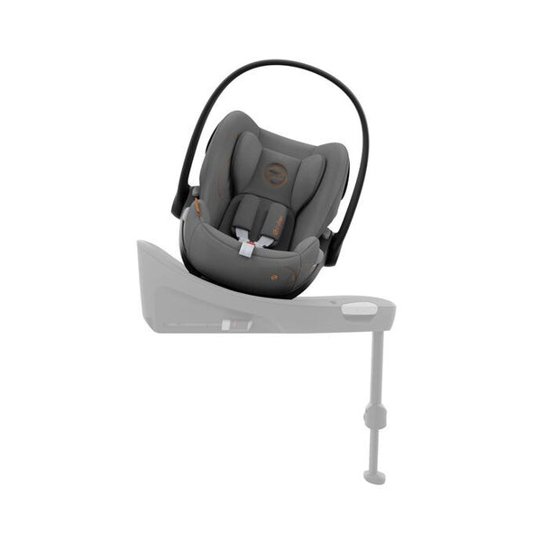Cadeira auto CYBEX Cloud G i-Size com posição totalmente horizontal, sistema de proteção linear contra impactos laterais, ventilação integrada e compatível com Base G ISOFIX para bebés dos 40 aos 87 cm.