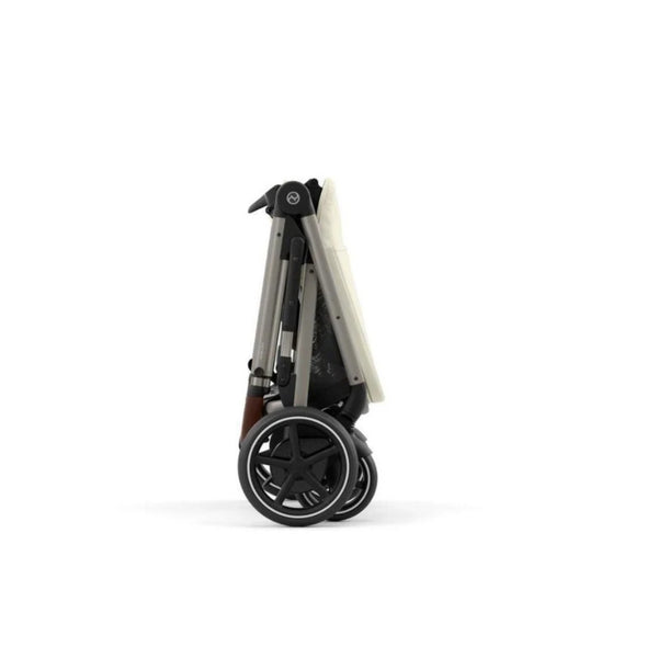 CYBEX e-GAZELLE S TAUPE TRIO + BASE com carrinho elétrico, alcofa Gazelle S, cadeira auto Cloud G Plus com reclinação ergonómica, Base G ISOFIX e adaptadores incluídos. Sistema de viagem premium desde o nascimento. Seashel Beige