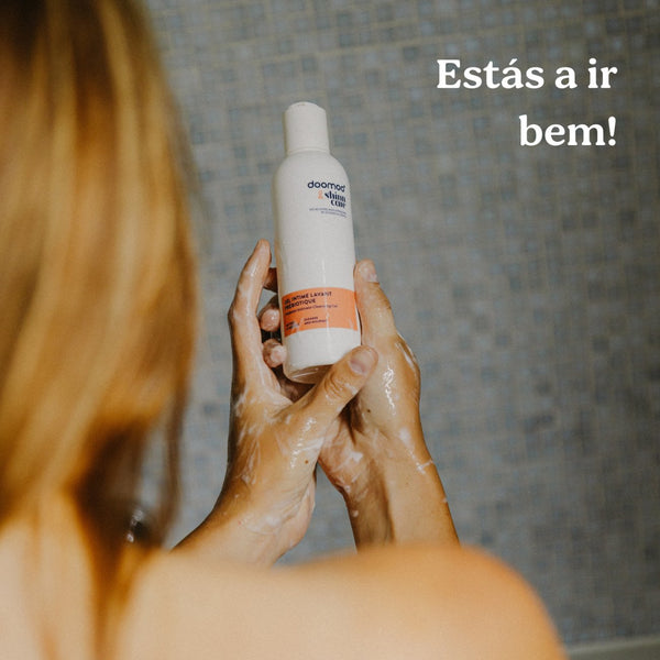 Gel de Limpeza Íntimo Prebiótico Doomoo x Shinncare, fórmula sem sabão com prebióticos, camomila e pantenol para uma higiene íntima suave durante a gravidez, pós-parto e uso diário.