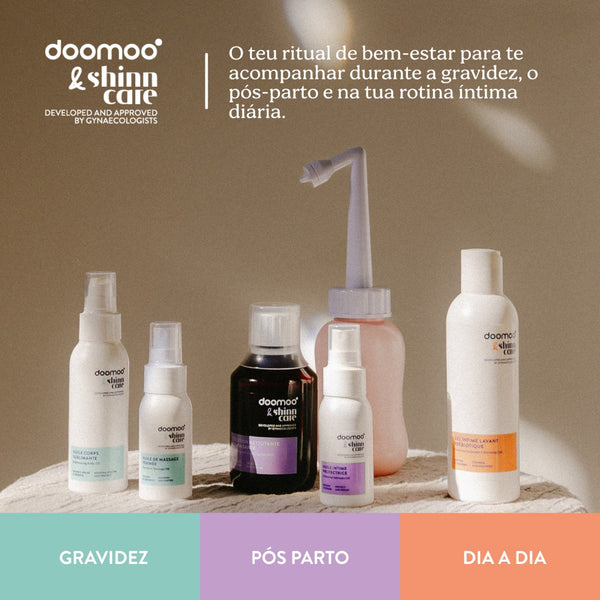 Solução de Limpeza e Calmante Doomoo x Shinncare com 22 ingredientes naturais para higiene íntima pós-parto, ajudando a acalmar, hidratar e favorecer a regeneração da pele sensível.