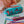 Estojo Duplo Hello Hossy em poliéster reciclado, com dois compartimentos independentes, tecido impermeável, fechos resistentes e capacidade de 1,4 litros para material escolar. Disco Roar