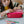 Estojo Duplo Hello Hossy em poliéster reciclado, com dois compartimentos independentes, tecido impermeável, fechos resistentes e capacidade de 1,4 litros para material escolar. Mini pasteque