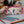 Estojo Duplo Hello Hossy em poliéster reciclado, com dois compartimentos independentes, tecido impermeável, fechos resistentes e capacidade de 1,4 litros para material escolar. Unicorn