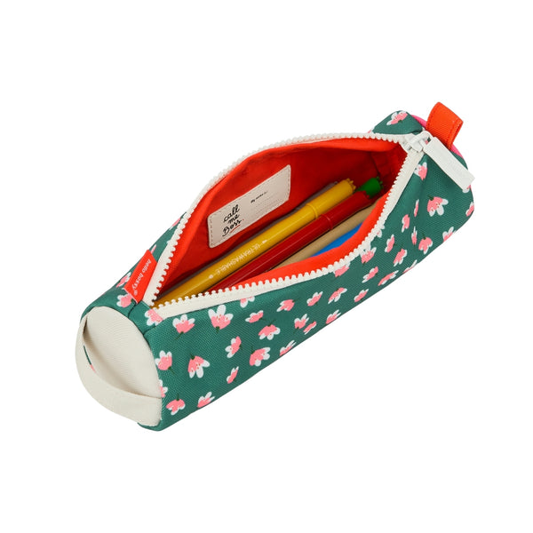 Estojo Individual Hello Hossy em poliéster reciclado, impermeável, com compartimento único espaçoso, fecho resistente e design moderno para material escolar cor garden joy