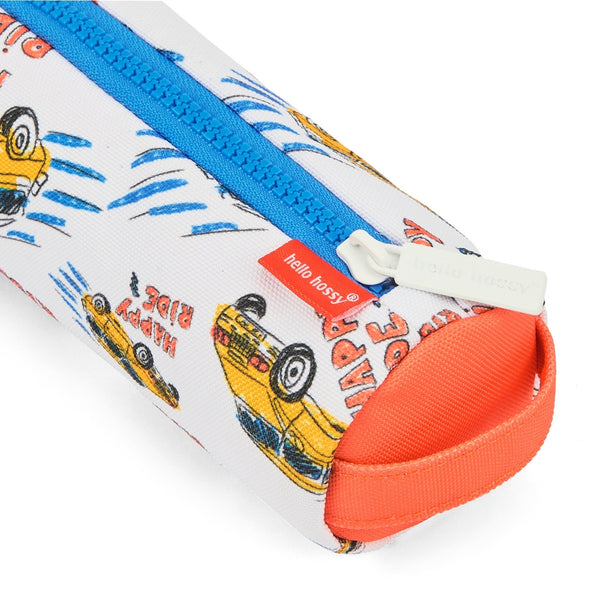 Estojo Individual Hello Hossy em poliéster reciclado, impermeável, com compartimento único espaçoso, fecho resistente e design moderno para material escolar cor happy ride