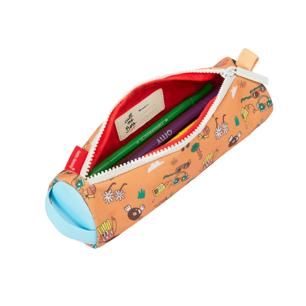 Estojo Individual Hello Hossy em poliéster reciclado, impermeável, com compartimento único espaçoso, fecho resistente e design moderno para material escolar cor music festival