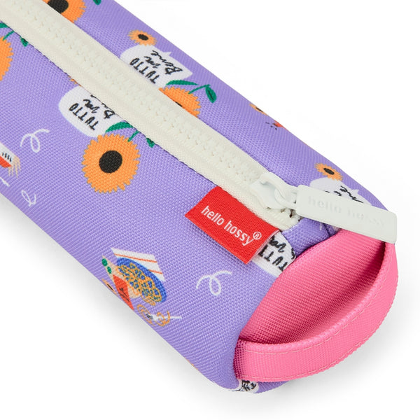 Estojo Individual Hello Hossy em poliéster reciclado, impermeável, com compartimento único espaçoso, fecho resistente e design moderno para material escolar cor sunflower