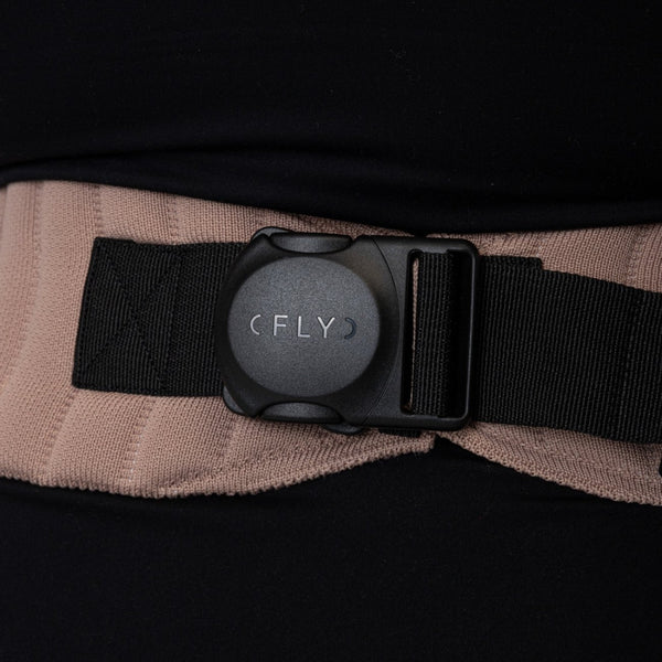 Marsúpio Flybaby ergonómico em tecido 3D Knit respirável, ultraleve, ajustável e adequado desde o nascimento até aos 15 kg cor cinnamon