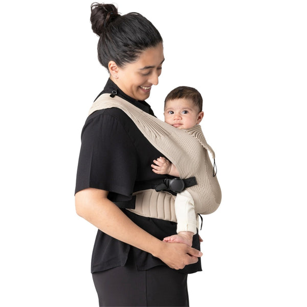 Marsúpio Flybaby ergonómico em tecido 3D Knit respirável, ultraleve, ajustável e adequado desde o nascimento até aos 15 kg cor creme