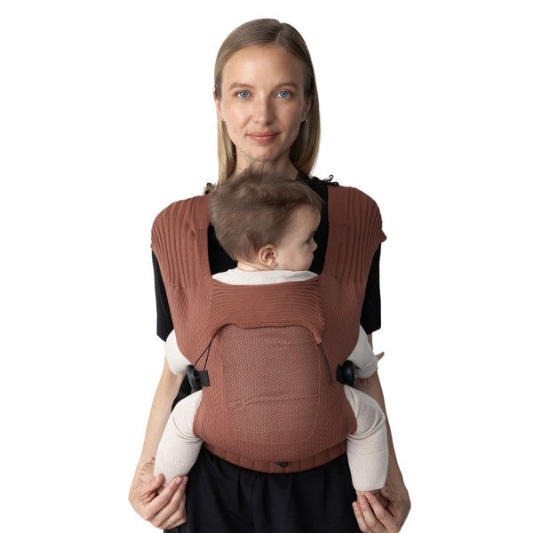 Marsúpio Flybaby ergonómico em tecido 3D Knit respirável, ultraleve, ajustável e adequado desde o nascimento até aos 15 kg cor terra