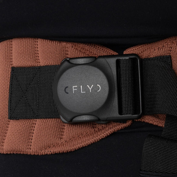Marsúpio Flybaby ergonómico em tecido 3D Knit respirável, ultraleve, ajustável e adequado desde o nascimento até aos 15 kg cor terra