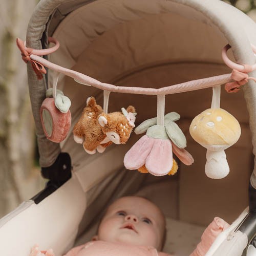 Grinalda para bebé para colocar na cadeirinha, com formato leve e compacto para acompanhar os passeios e entreter o bebé. Fairy Garden