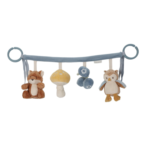 Grinalda para bebé para colocar na cadeirinha, com formato leve e compacto para acompanhar os passeios e entreter o bebé. Forest Friends