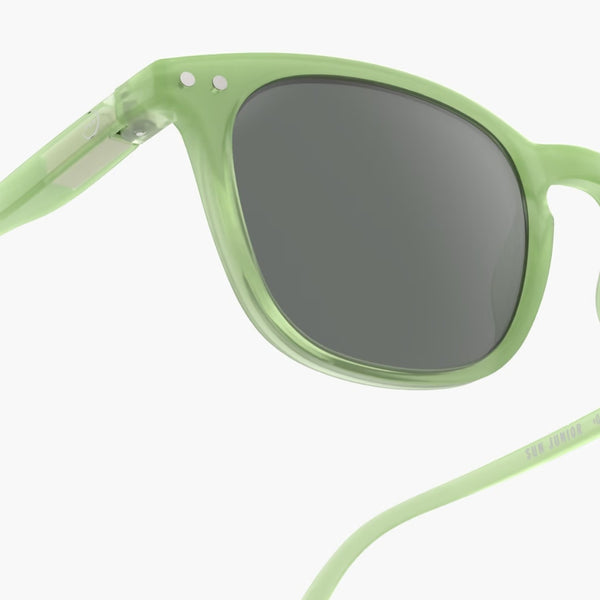 Óculos de sol para crianças da IziPizi modelo #E na cor verde pêra