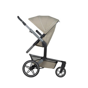 JOOLZ DAY 5, carrinho de bebé premium com alcofa, assento ergonómico reversível, colchão Tencel™ Lyocell, suspensão nas quatro rodas, rodas antifuros e compatibilidade com cadeiras auto BeSafe, Maxi-Cosi, CYBEX e BRITAX RÖMER. Sage Green