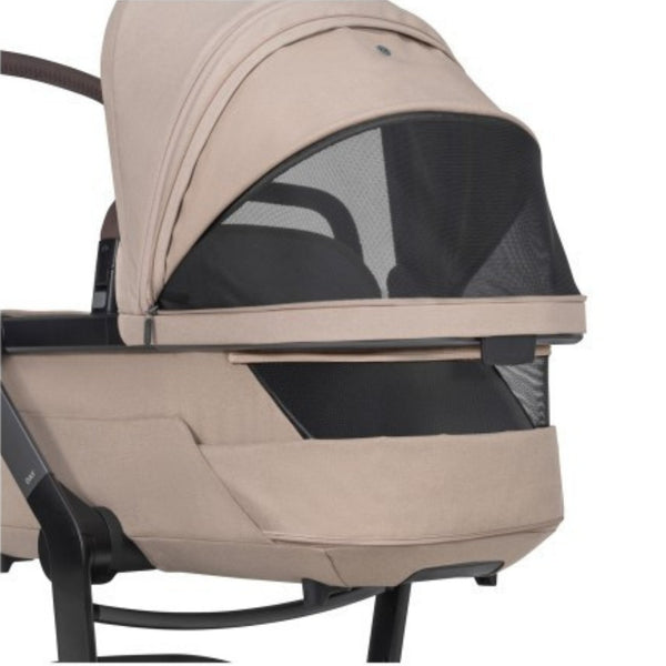 JOOLZ DAY 5, carrinho de bebé premium com alcofa, assento ergonómico reversível, colchão Tencel™ Lyocell, suspensão nas quatro rodas, rodas antifuros e compatibilidade com cadeiras auto BeSafe, Maxi-Cosi, CYBEX e BRITAX RÖMER. Sandy Taupe