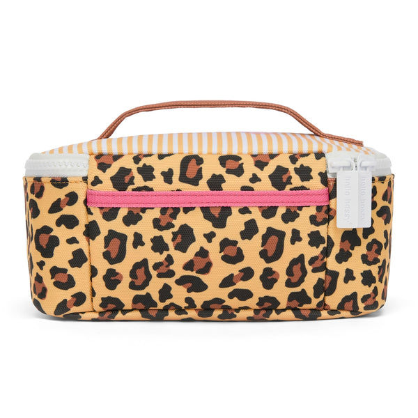 Lancheira Grande Hello Hossy com interior isotérmico, tecido impermeável, bolso interior e exterior, pega de transporte e capacidade de 3 litros em poliéster reciclado. Leopard