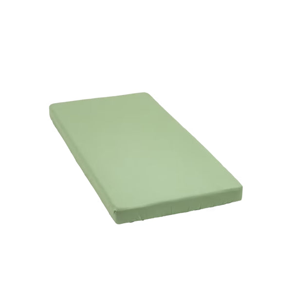 Lençol de baixo Stokke Nighti Bed em percal de algodão 100% orgânico, suave e respirável, para colchão de 60 × 120 cm. 
Sage green